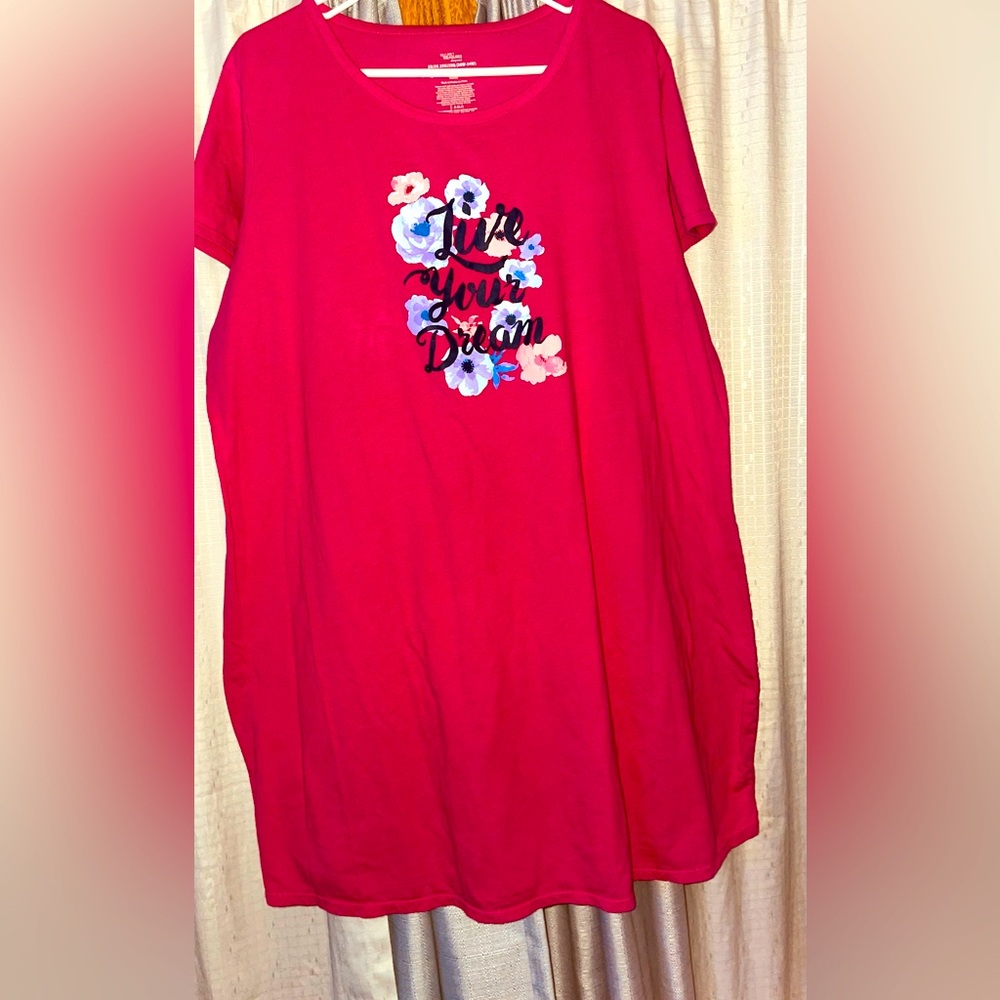 Plus size. Hot pink nighty floral design. 2X.